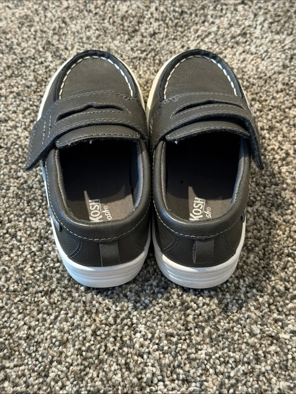 Oshkosh Boys Loafers Size 9